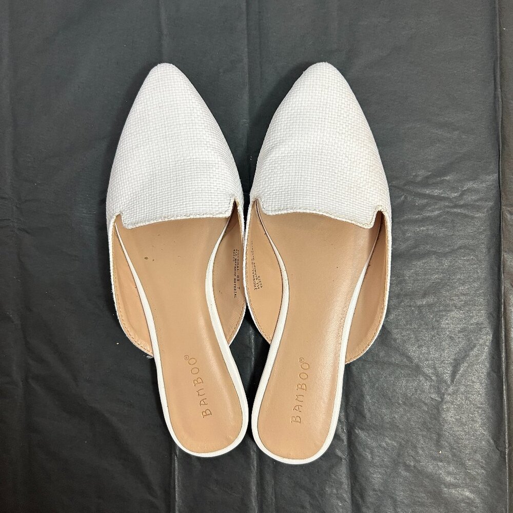 Bamboo "Journal" white-ish pointed-toe slip on mule flat size‎ 7